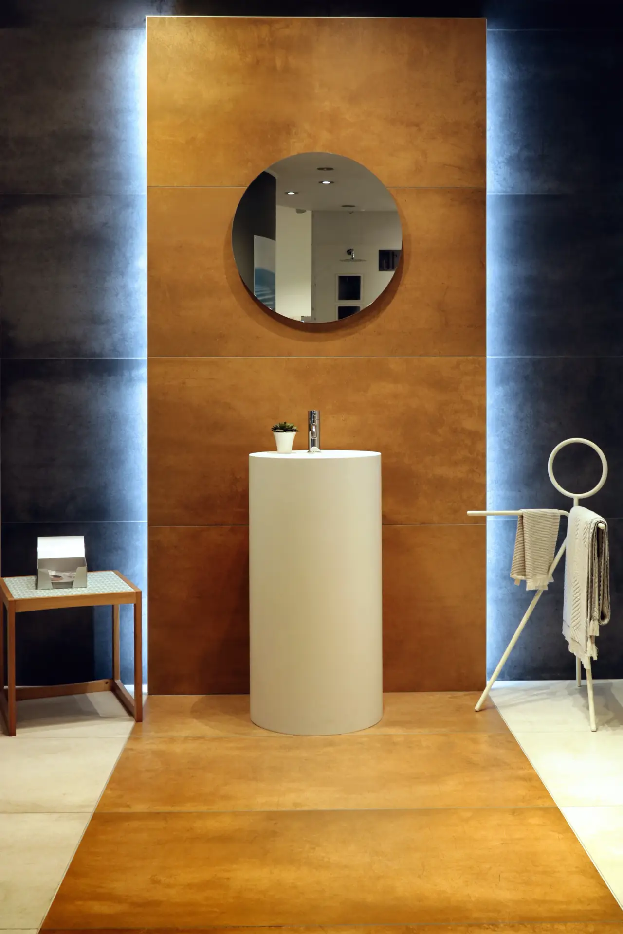 Lavandino Con Specchio - Chi Siamo